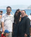 Alfonso Cuaron e famiglia al loro arrivo a Ichia accolti da P Vicedomini